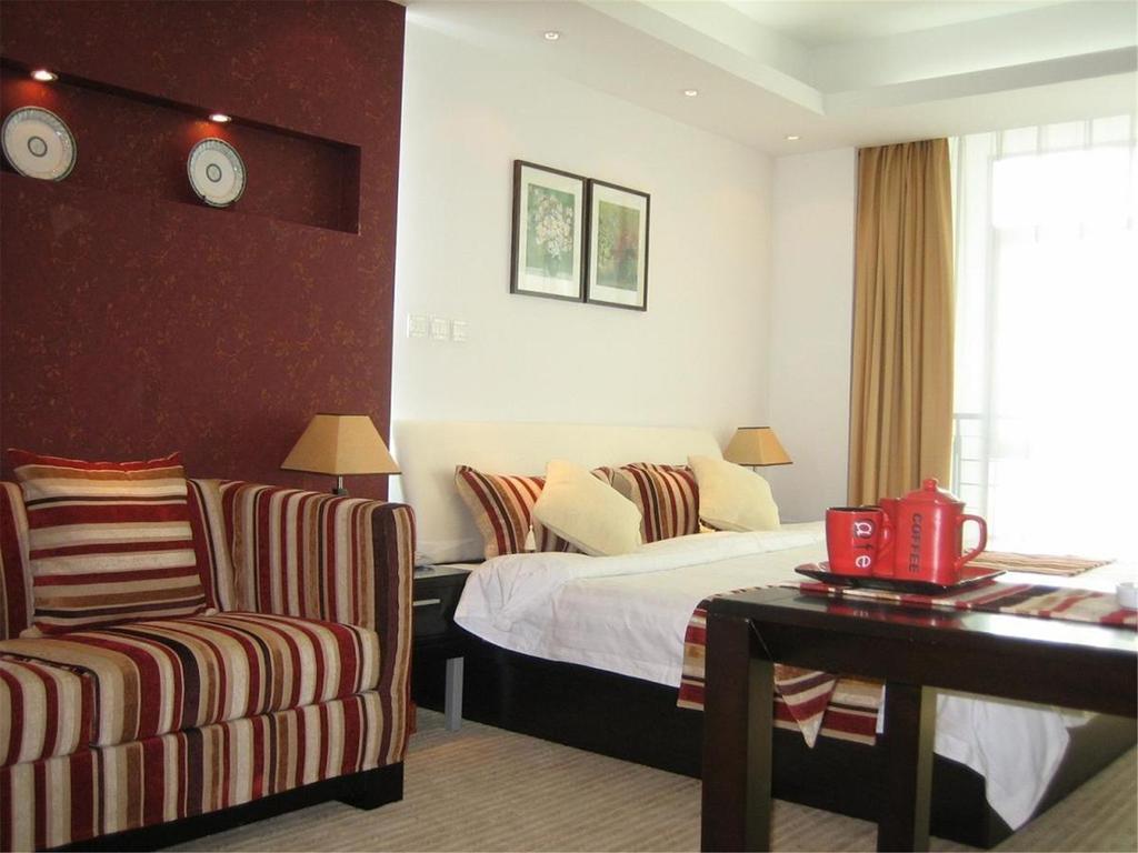 Urban Hotel Shanghai Room photo